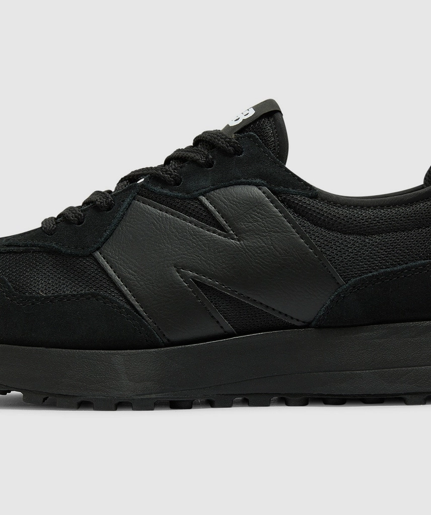 New Balance 327 sneaker